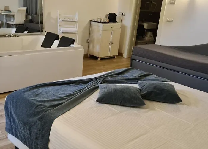 Emozioni E Relax Couette-café 3*